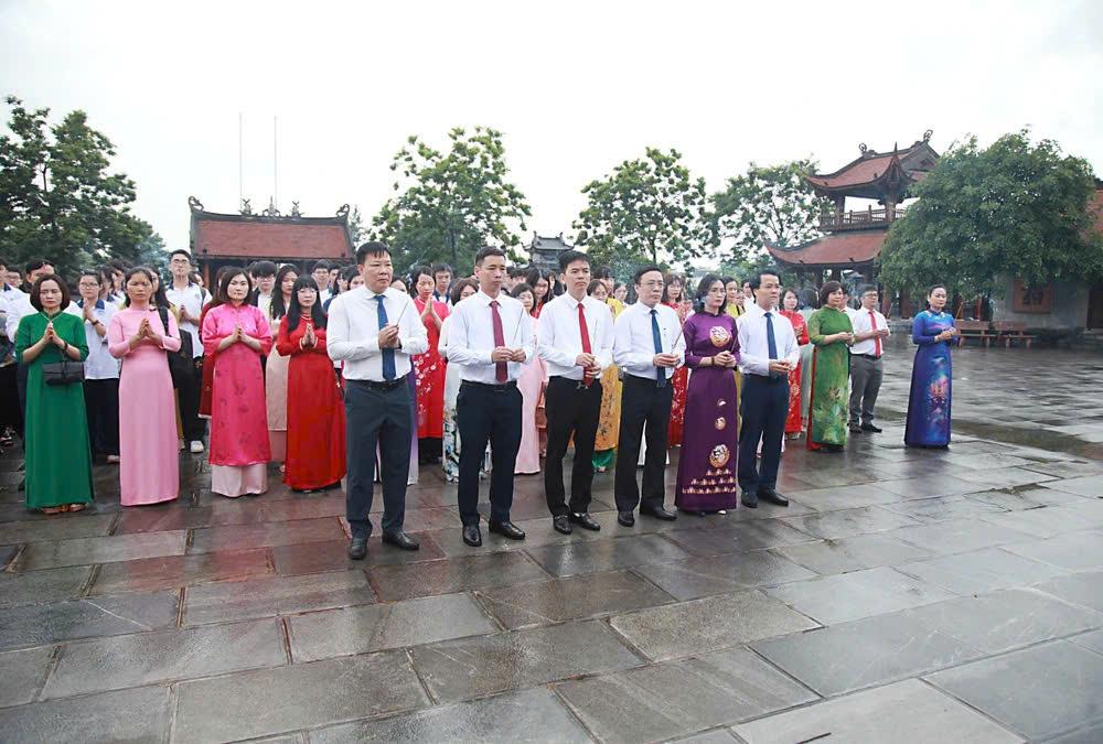   LỄ DÂNG HƯƠNG CÁC BẬC TIÊN THÁNH, TIÊN HIỀN, DANH NHÂN KHOA BẢNG CỦA  SỞ GD&ĐT VĨNH PHÚC