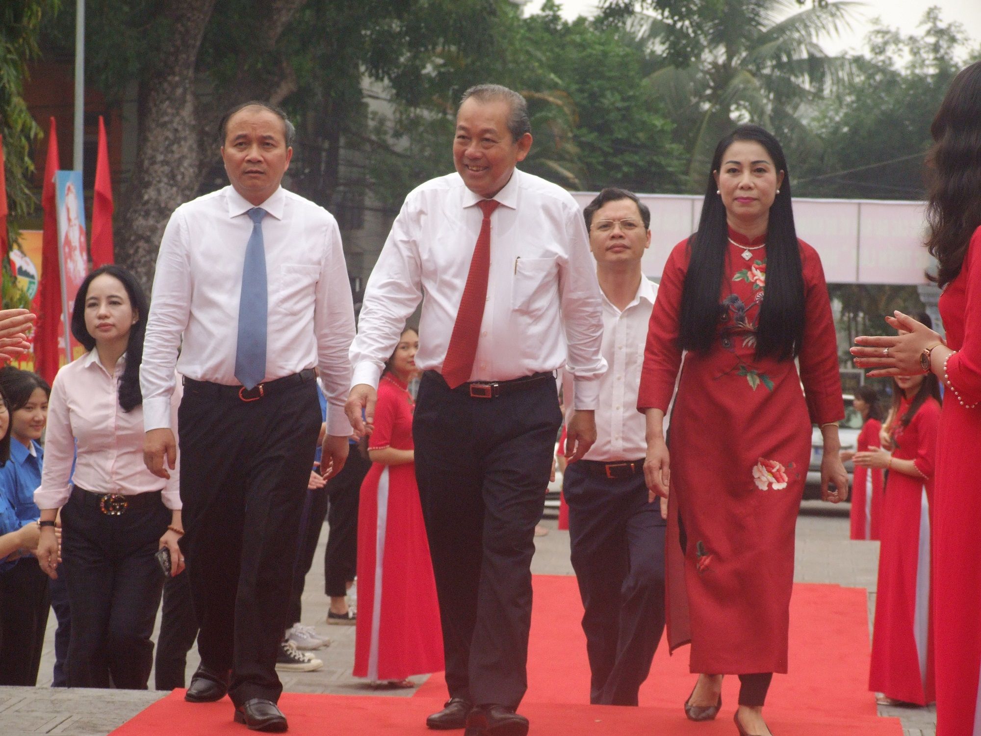 Khánh thành biểu tượng “Lòng mẹ” và triển lãm “Học sinh miền Nam Vĩnh Phú - 50 năm ký ức và nghĩa tình”